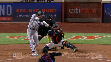 Jake McCarthy pega doblete remolcador