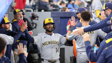 Andruw Monasterio's solo homer (4)