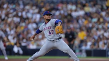 Frankie Montas strands bases loaded with K