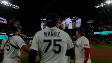 Andrés Muñoz strikes out Romo to seal Mariners' win