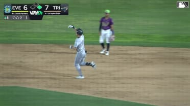 Colt Emerson drills a go-ahead two-run homer