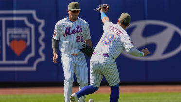 Anthony Volpe anota tras un error defensivo de Bo Bichette