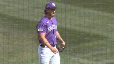Michael Lorenzen strikes out Munetaka Murakami