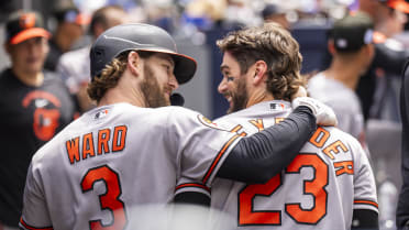 Orioles score four runs in the top of the 5th inning