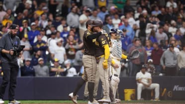 Gavin Sheets' go-ahead three-run homer (6)