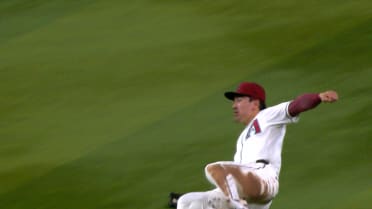 Espectacular atrapada de Corbin Carroll 