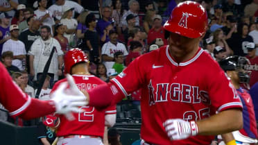 Donovan Walton's solo home run (2)
