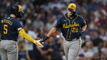 Andrew Vaughn's solo home run (6)