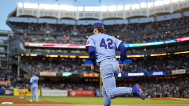 Royals commemorate Jackie Robinson Day
