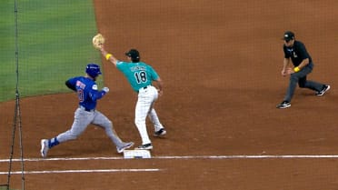Michael Conforto out at first after review