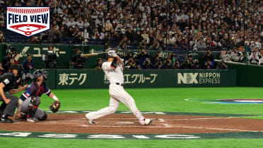 Field View: Munetaka Murakami's grand slam