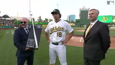 Nick Kurtz receives 2025 Silver Slugger Award