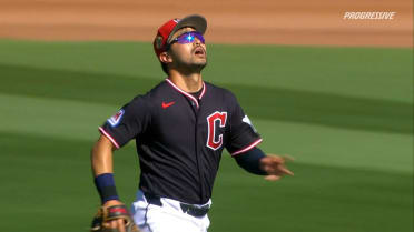 Steven Kwan's athletic catch in center