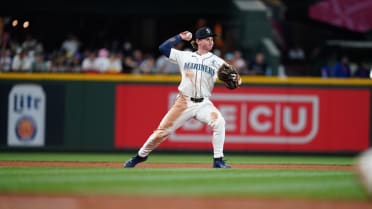 Colt Emerson's impressive diving play