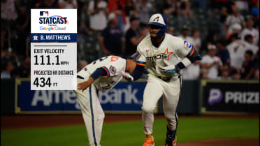 Brice Matthews pega jonrón de 434 pies y 111.1 mph