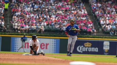 Tyler Heineman throws out his second runner of game