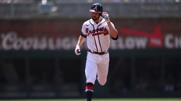 Eli White pega HR de dos carreras