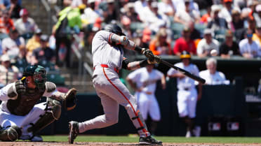 Luis Arraez's solo homer (2)