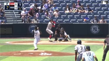 Owen Carey homers (6) on a line drive to right field. John Gil scores.