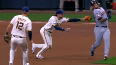Brice Turang turns slick double play