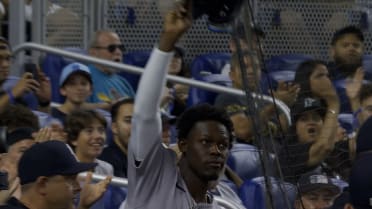 Jazz Chishom Jr. tips cap to the loanDepot park crowd