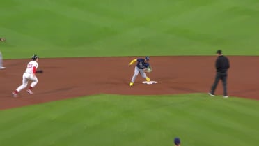 Rays turn a clutch double play in 10th