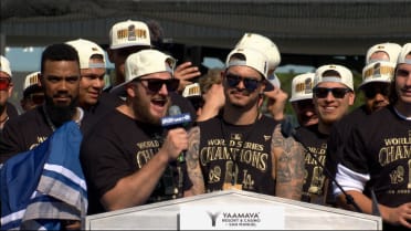 Max Muncy on the great support of the Dodgers' fans 