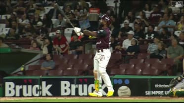 J.P. Martínez trae dos con jonrón