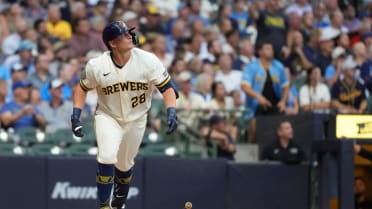 Andrew Vaughn's solo homer (5)