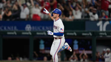 Evan Carter's solo home run (9)