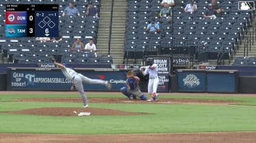 Wilberson De Pena homers (4) on a fly ball to right center field.