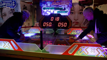 Cubs explore Tokyo's arcade scene