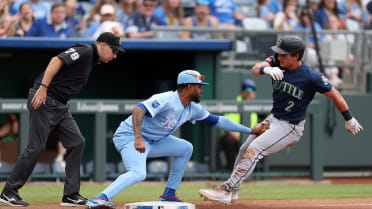 Carter Jensen throws out Cole Young at third 