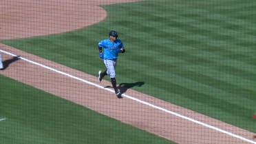 Heriberto Hernández's solo home run