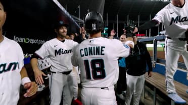 Griffin Conine pega jonrón de dos carreras