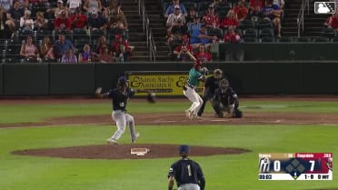 Josiah Ragsdale homers (4) on a line drive to right field.