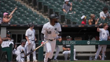Luis Robert Jr.'s two-run home run (9)