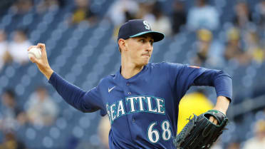 George Kirby fans five against Pirates