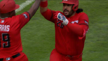 Eugenio Suárez's solo home run (10)
