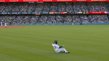 Kyle Tucker's smooth sliding catch