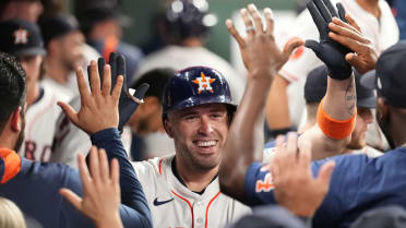 Victor Caratini's solo home run (6)