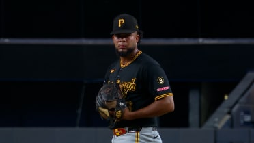 Wilber Dotel fans Trent Grisham