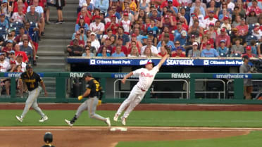 O'Hearn, Valdez each score on error