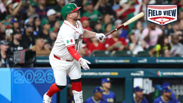 Field View: Alejandro Kirk's three-run home run