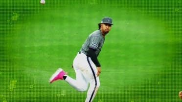 Daily Dash: Arenado's barehanded play, Mets' magic