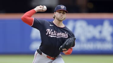 Jake Irvin K's Luis Robert Jr.