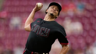 Chase Burns poncha a Griffin Conine