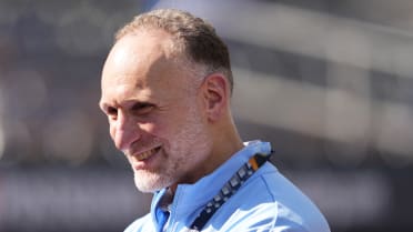 Blue Jays extend general manager Mark Shapiro