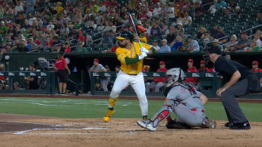 Carlos Cortes' solo homer (2)