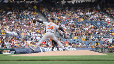 1er ponche de Shane Baz en el partido